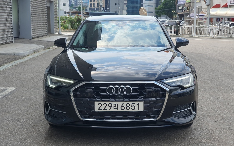 AUDI A6 C8