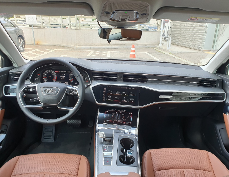 AUDI A6 C8