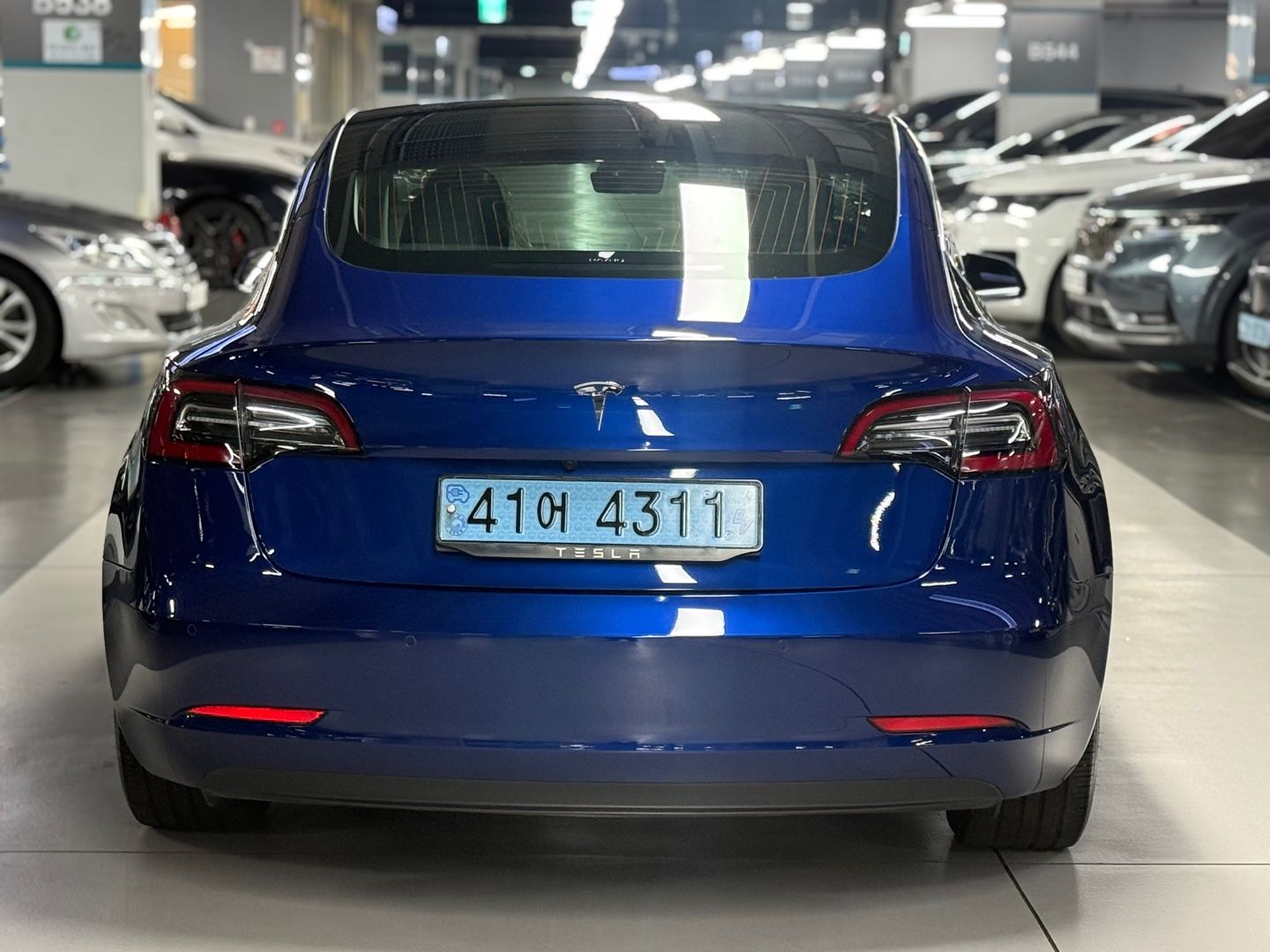 TESLA MODEL 3