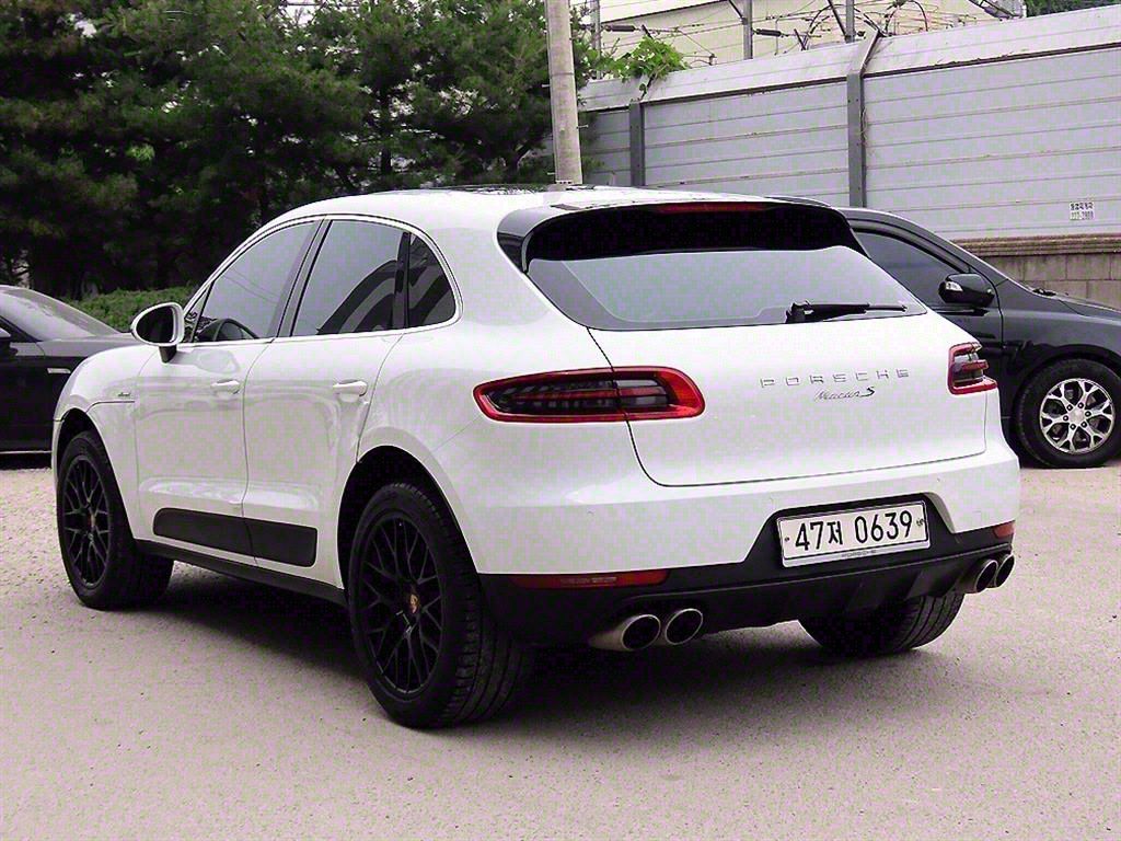 PORSCHE MACAN 2016