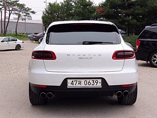 PORSCHE MACAN 2016