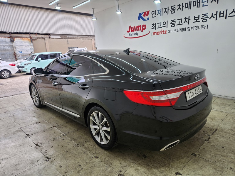 HYUNDAI GRANDEUR HG 2015