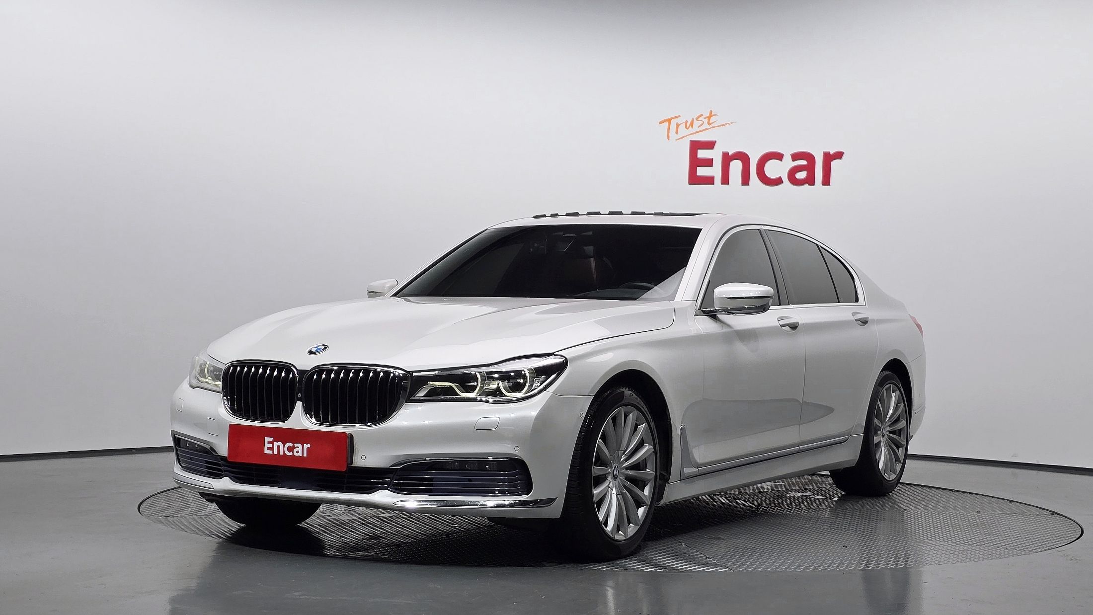 BMW 7-SERIES G11 2016