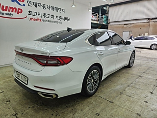 HYUNDAI GRANDEUR IG HYBRID 2017