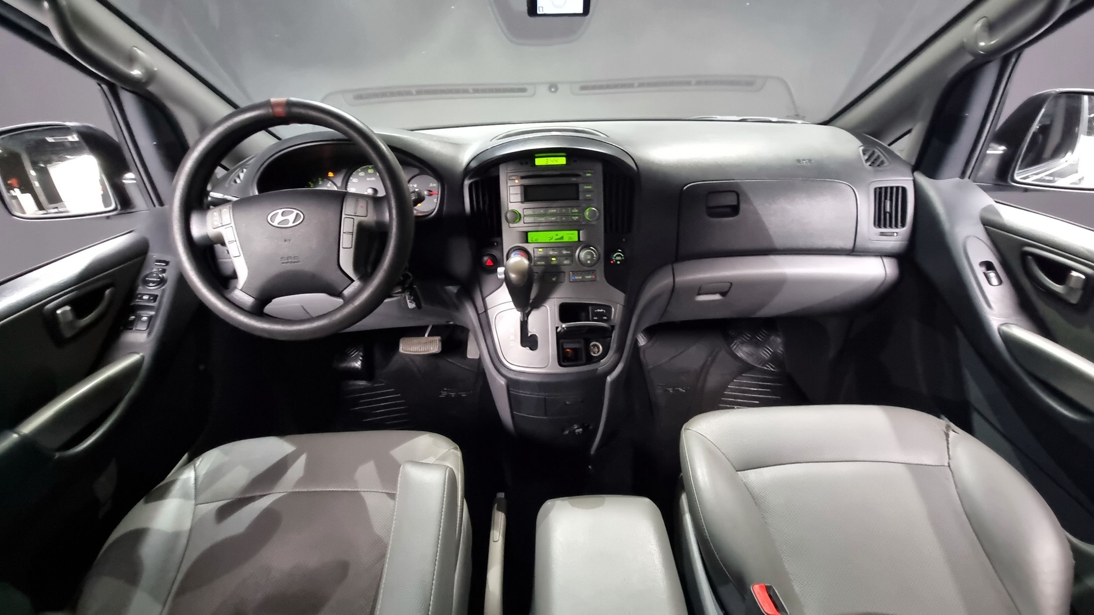 HYUNDAI STAREX GRAND 2014