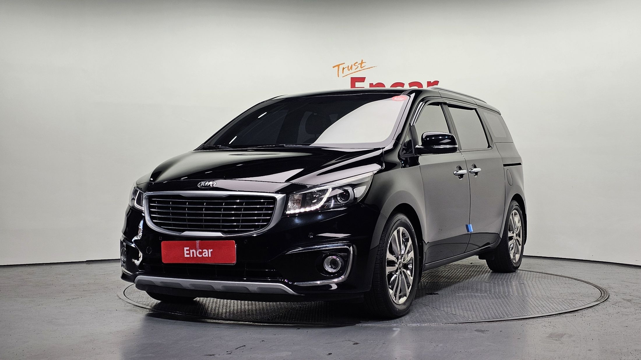KIA CARNIVAL 2015