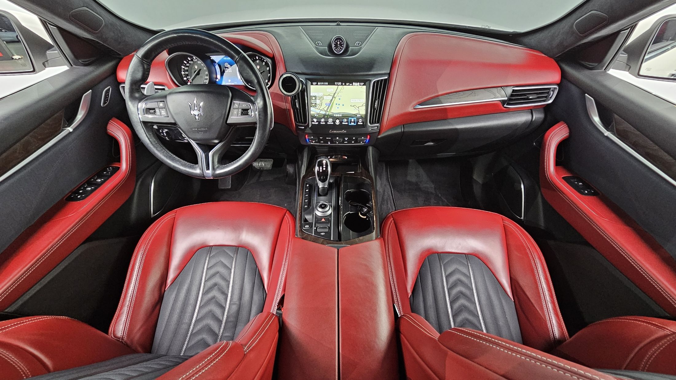 MASERATI LEVANTE 2017