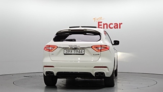 MASERATI LEVANTE 2018