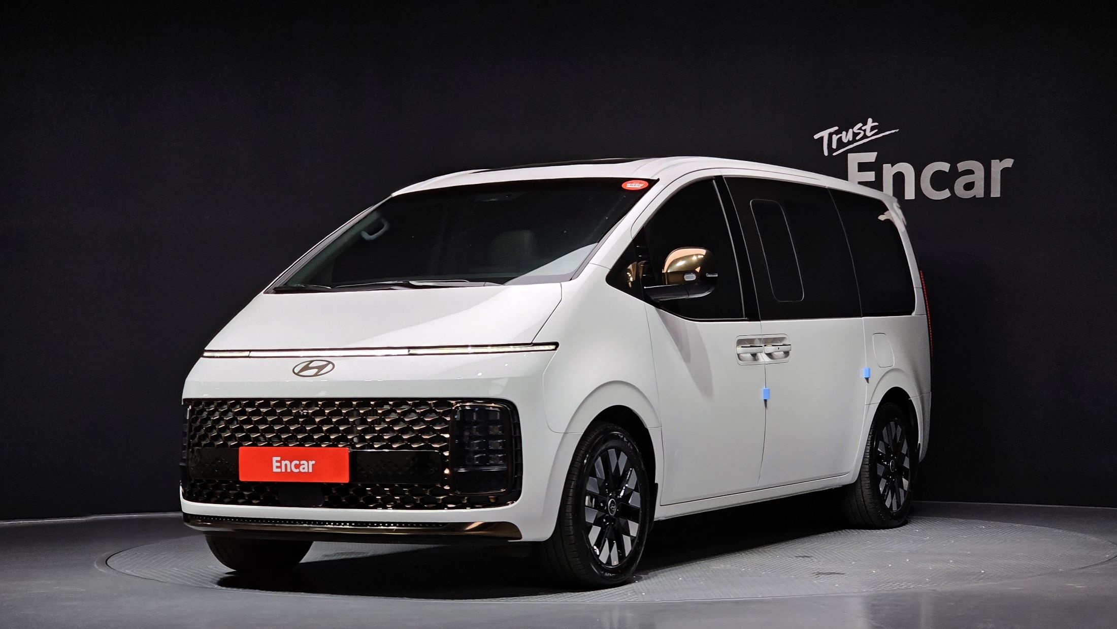 HYUNDAI STARIA 2024