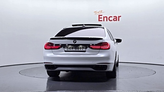 BMW 7-SERIES G11 2016