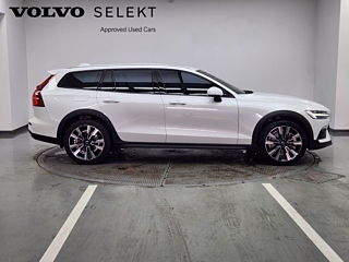 Заказать VOLVO V60 CROSS COUNTRY