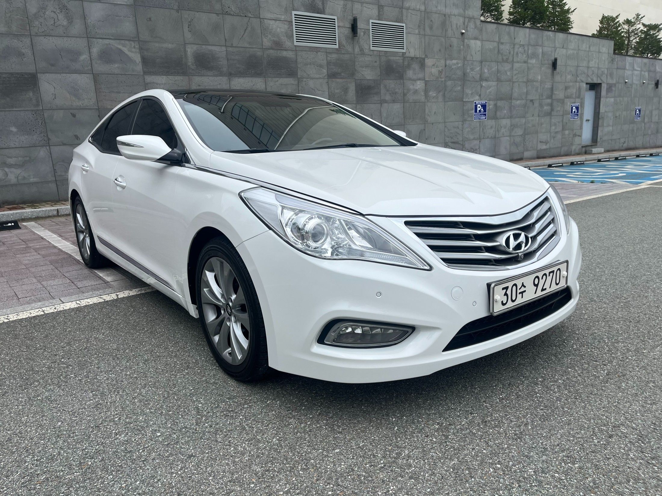 HYUNDAI GRANDEUR HG 2012