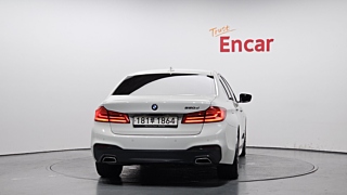 BMW 5-SERIES G30 2019