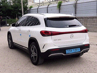 MERCEDES BENZ EQA H243 2023