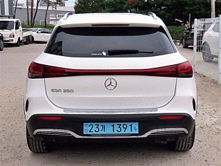 MERCEDES BENZ EQA H243 2023