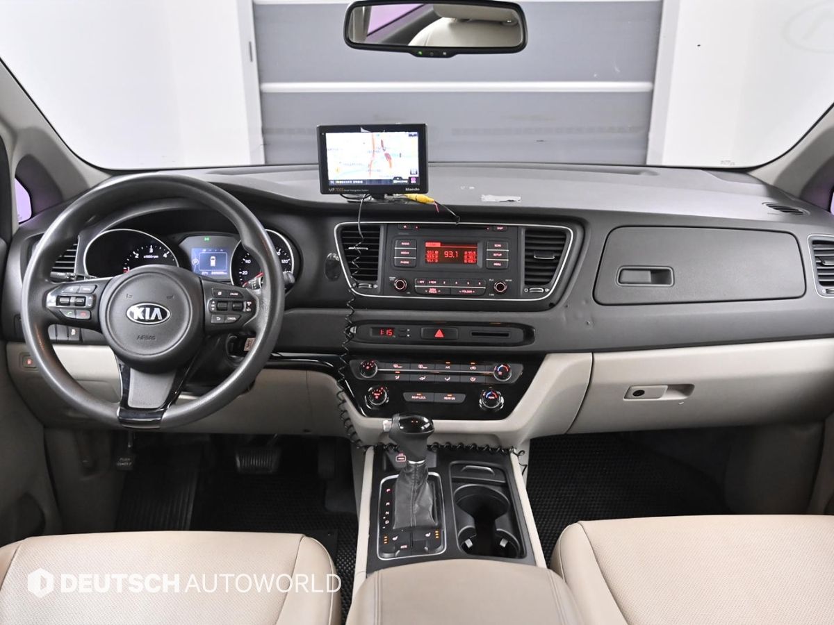 KIA CARNIVAL 2015