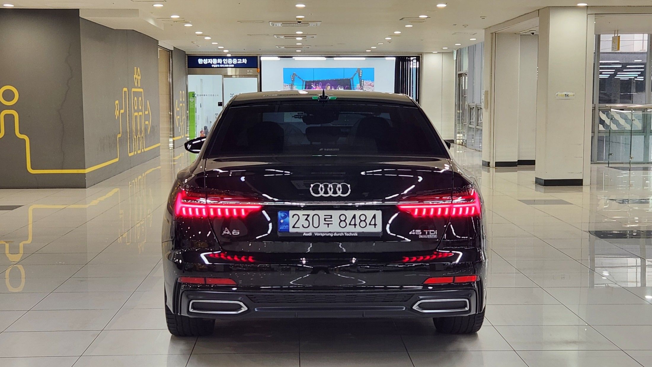 AUDI A6 C8