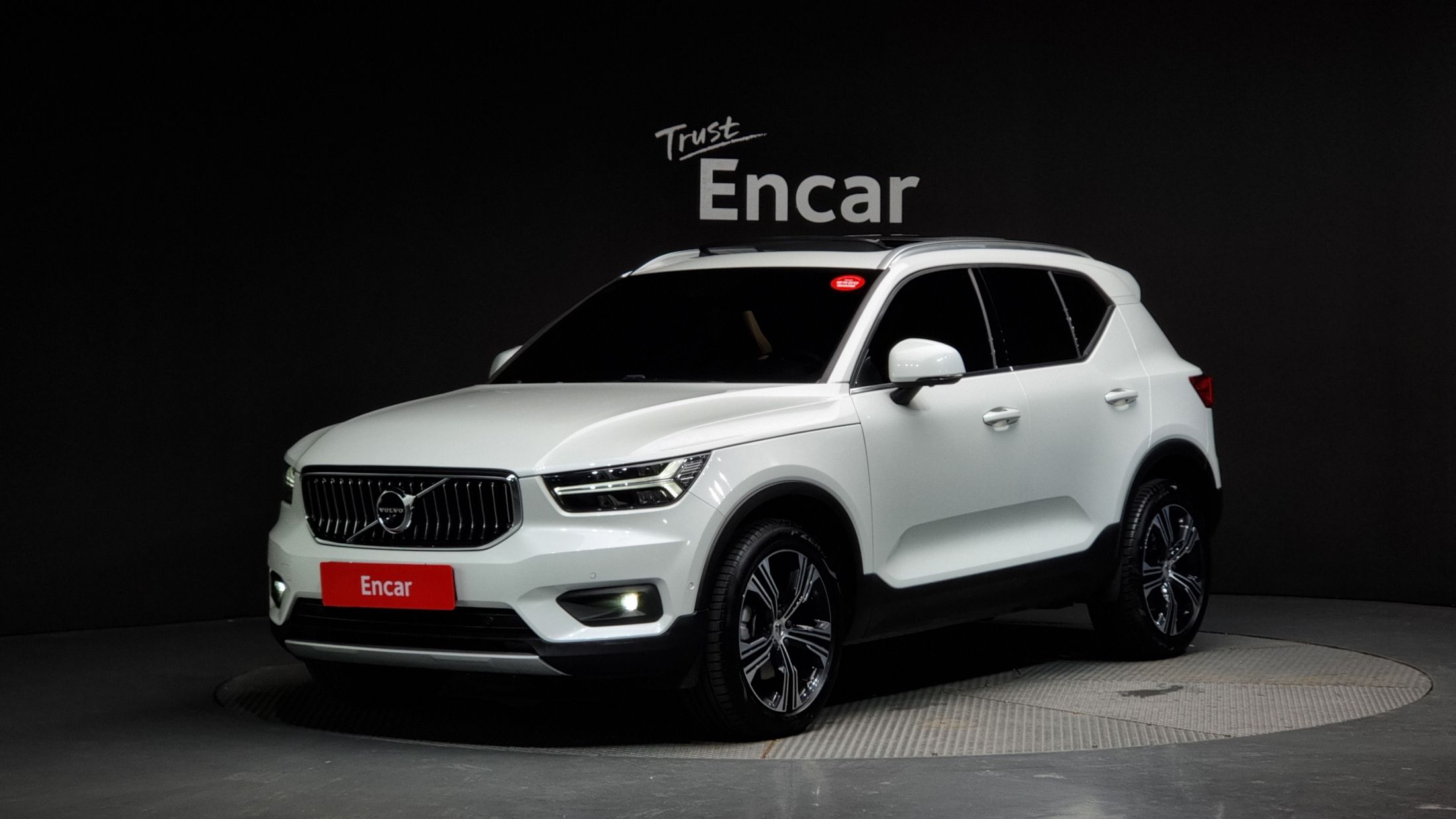 VOLVO XC40 2022
