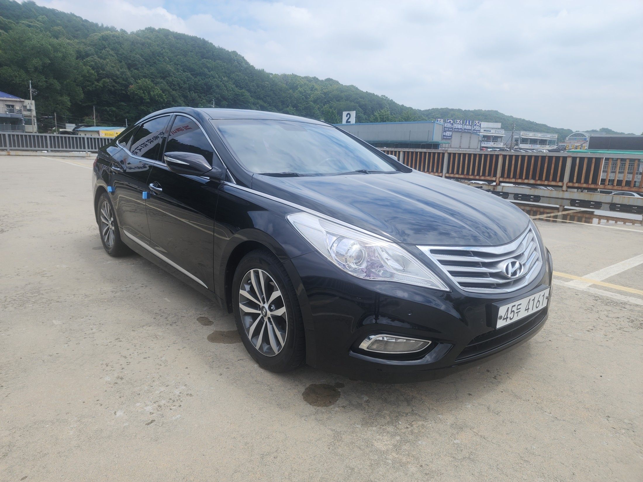 HYUNDAI GRANDEUR HG 2012
