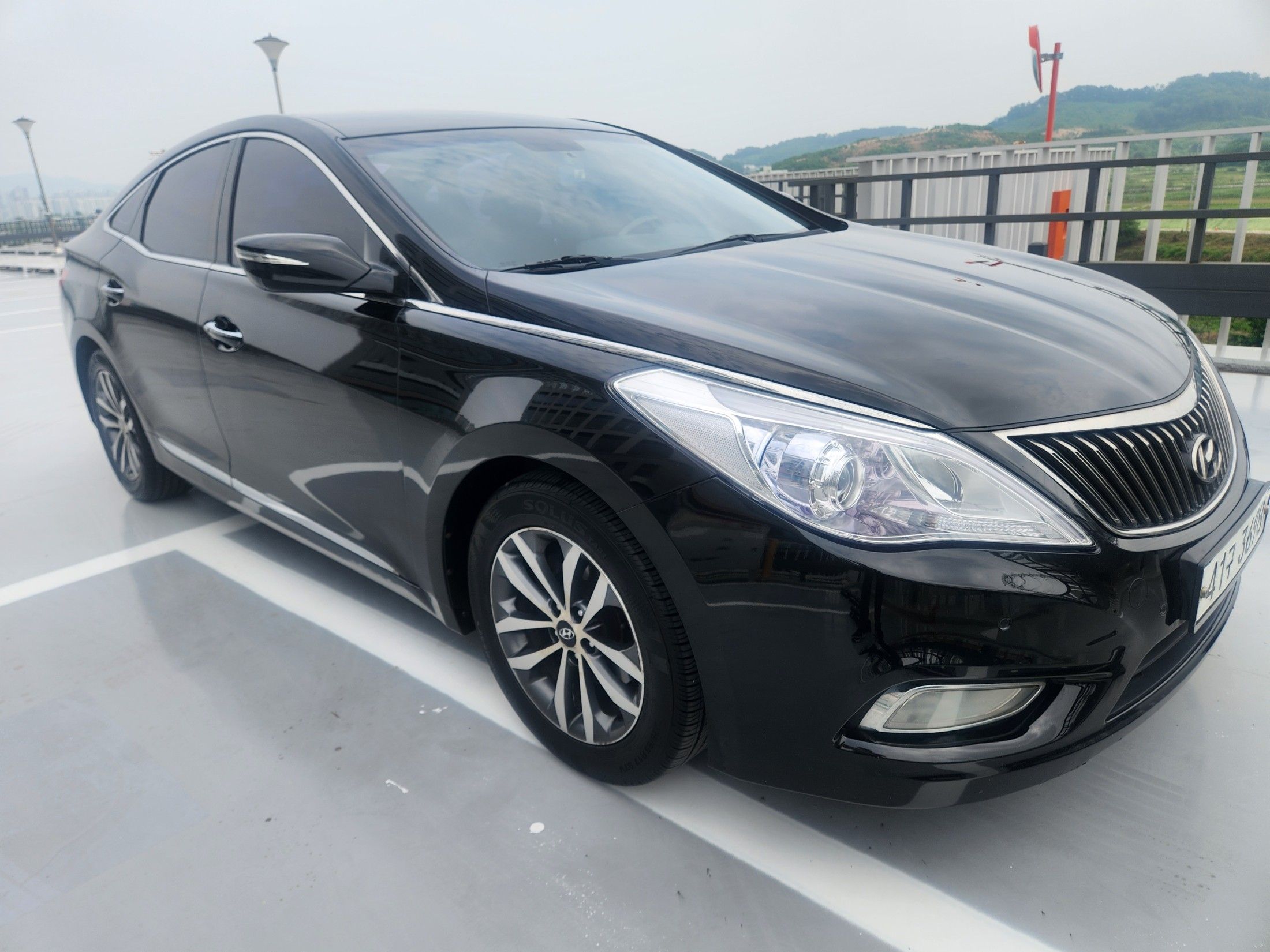 HYUNDAI GRANDEUR HG 2011