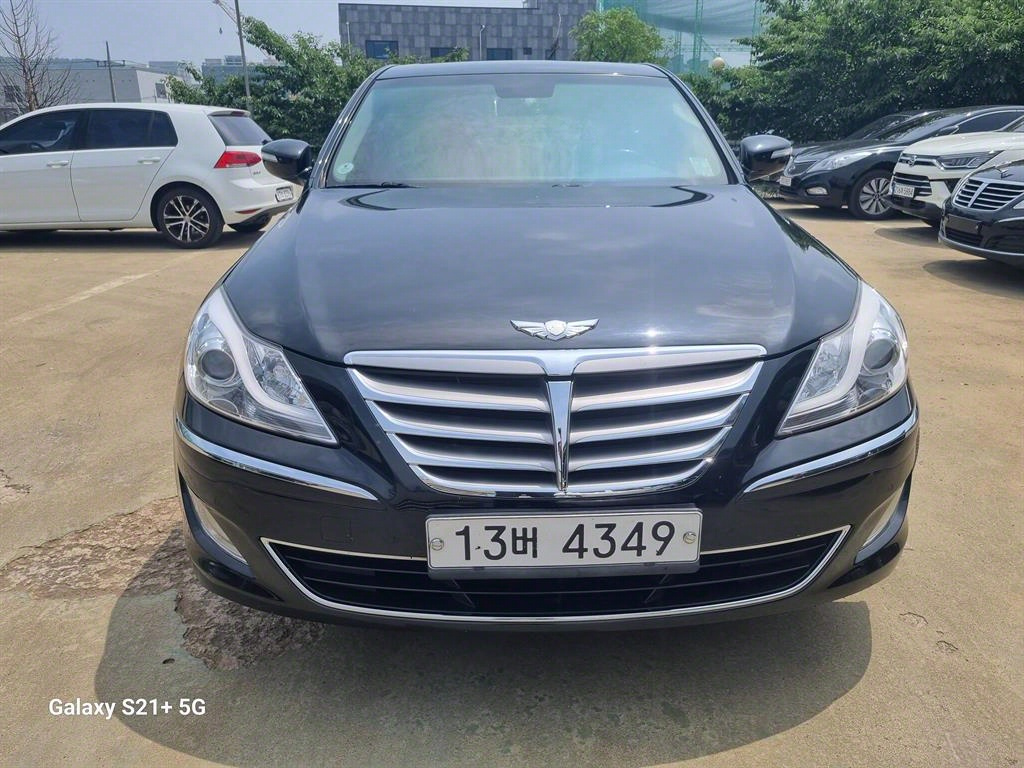 HYUNDAI GENESIS 2013