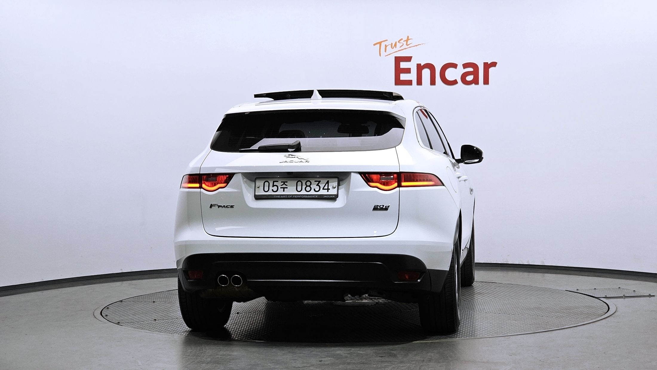 JAGUAR F-PACE 2016