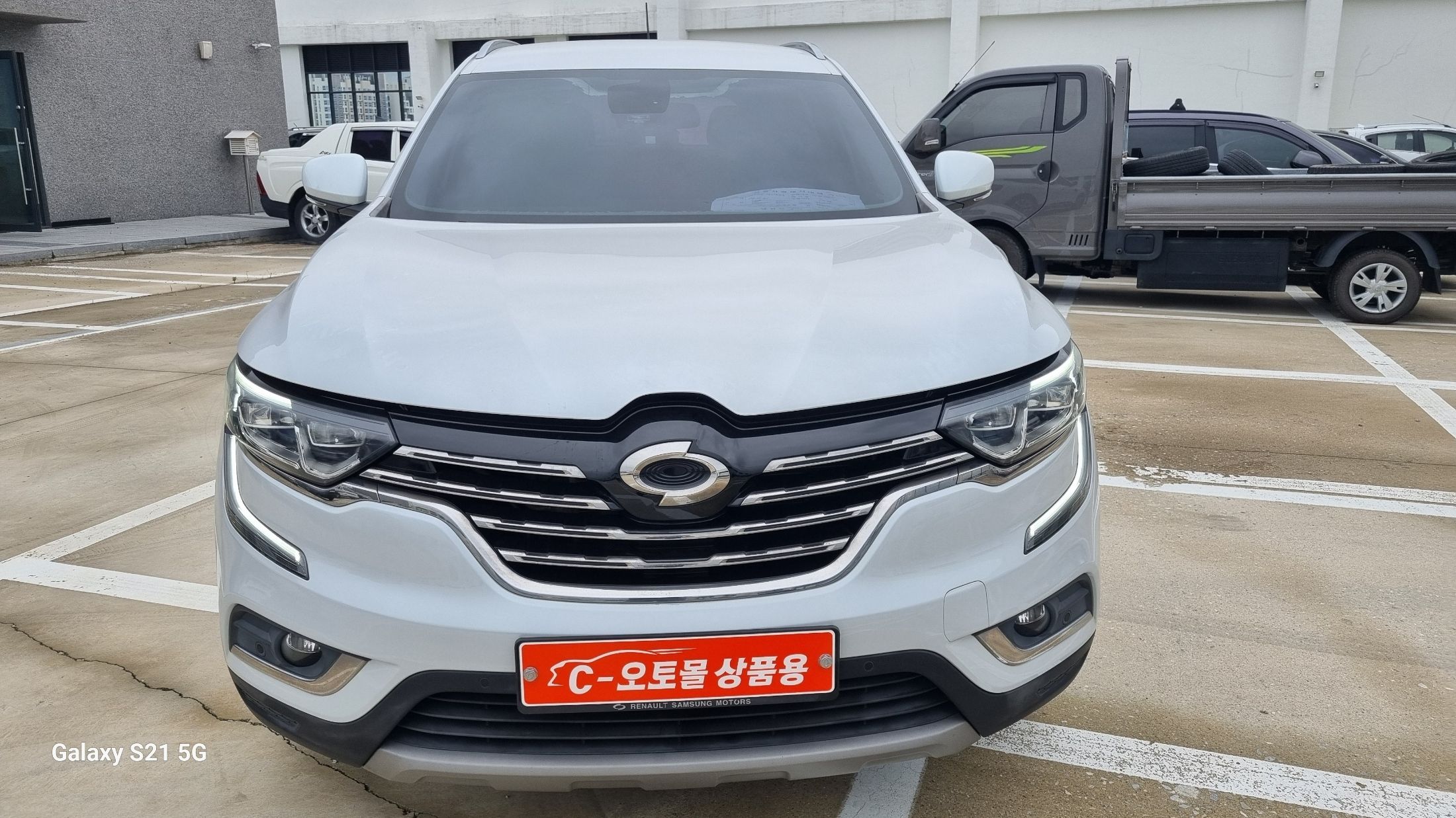 SAMSUNG QM6 2017