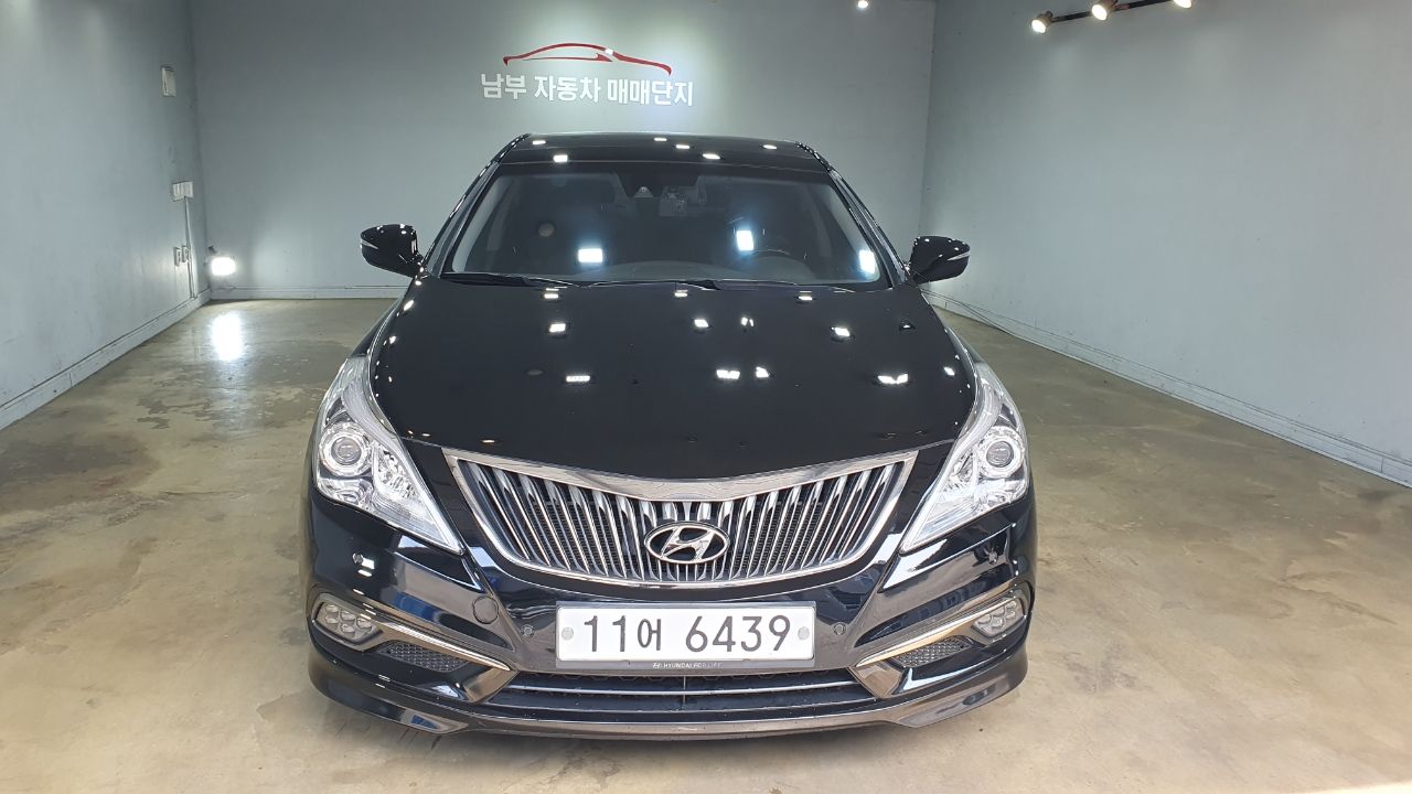 HYUNDAI GRANDEUR HG 2015