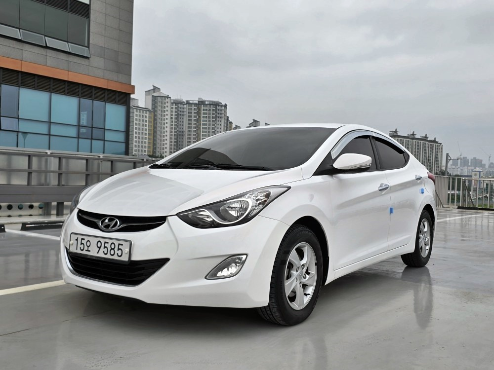 HYUNDAI AVANTE MD 2012