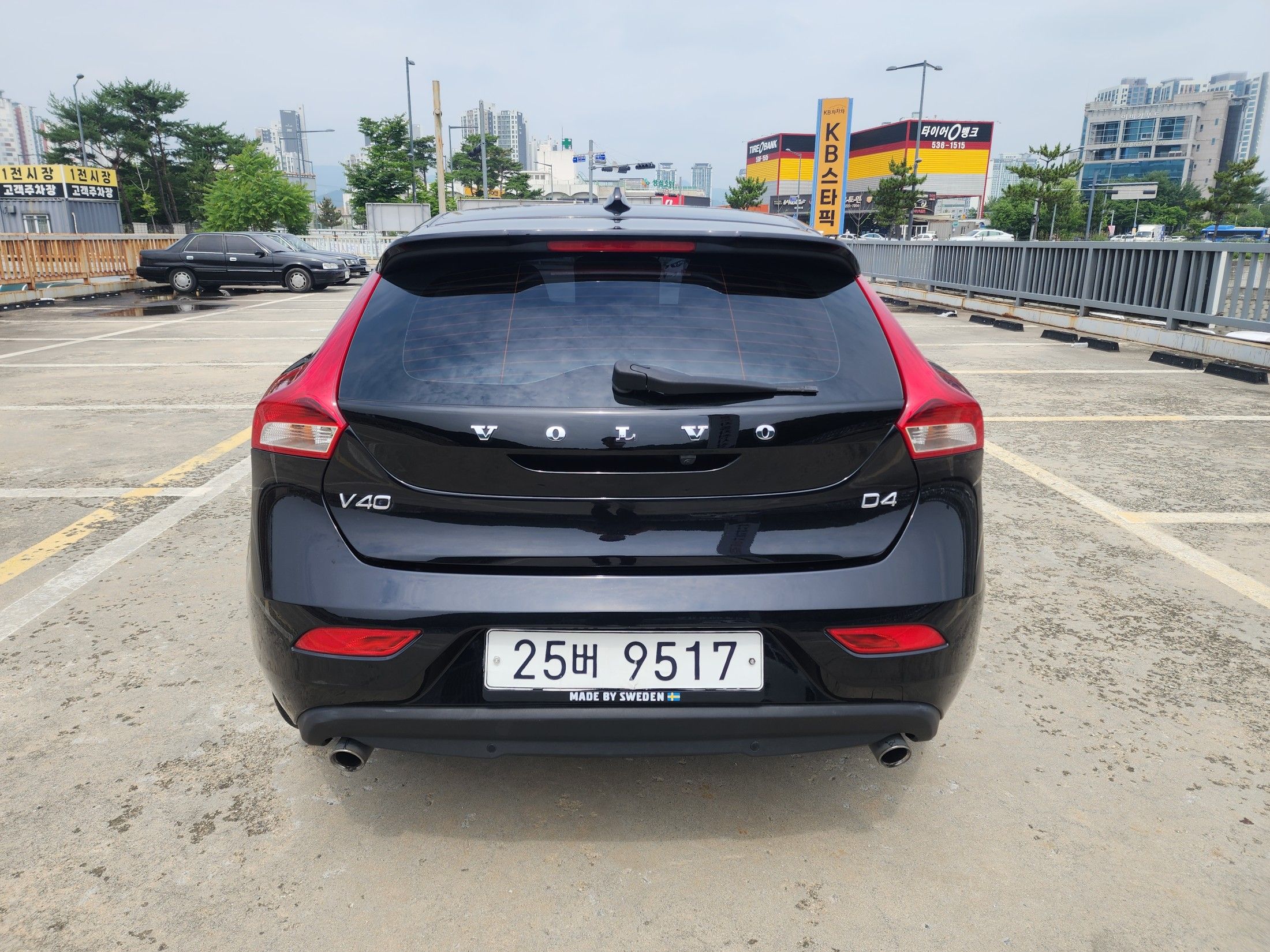 VOLVO V40 2013