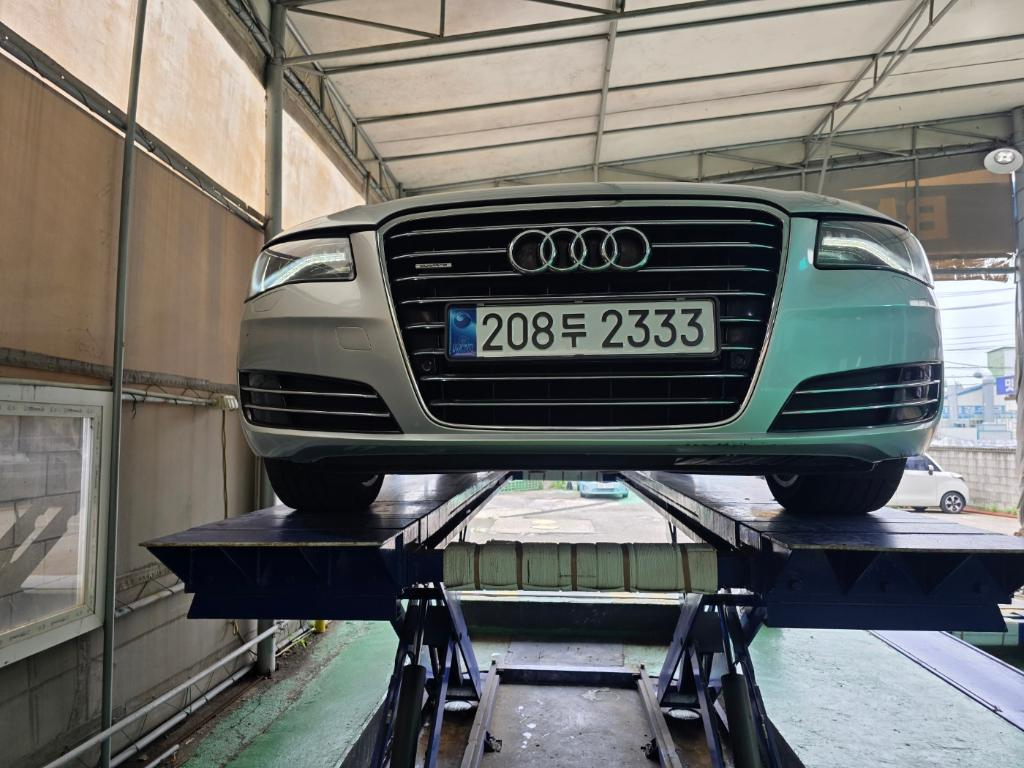 AUDI A8