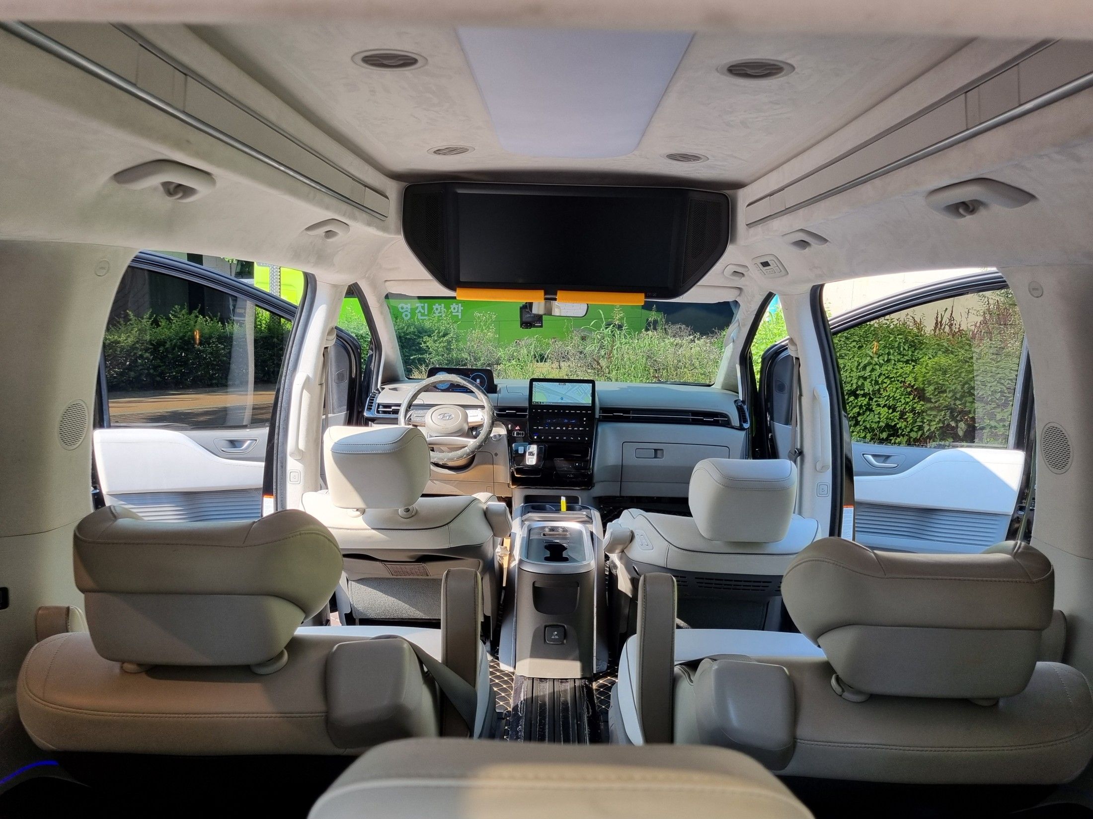 HYUNDAI STARIA 2023