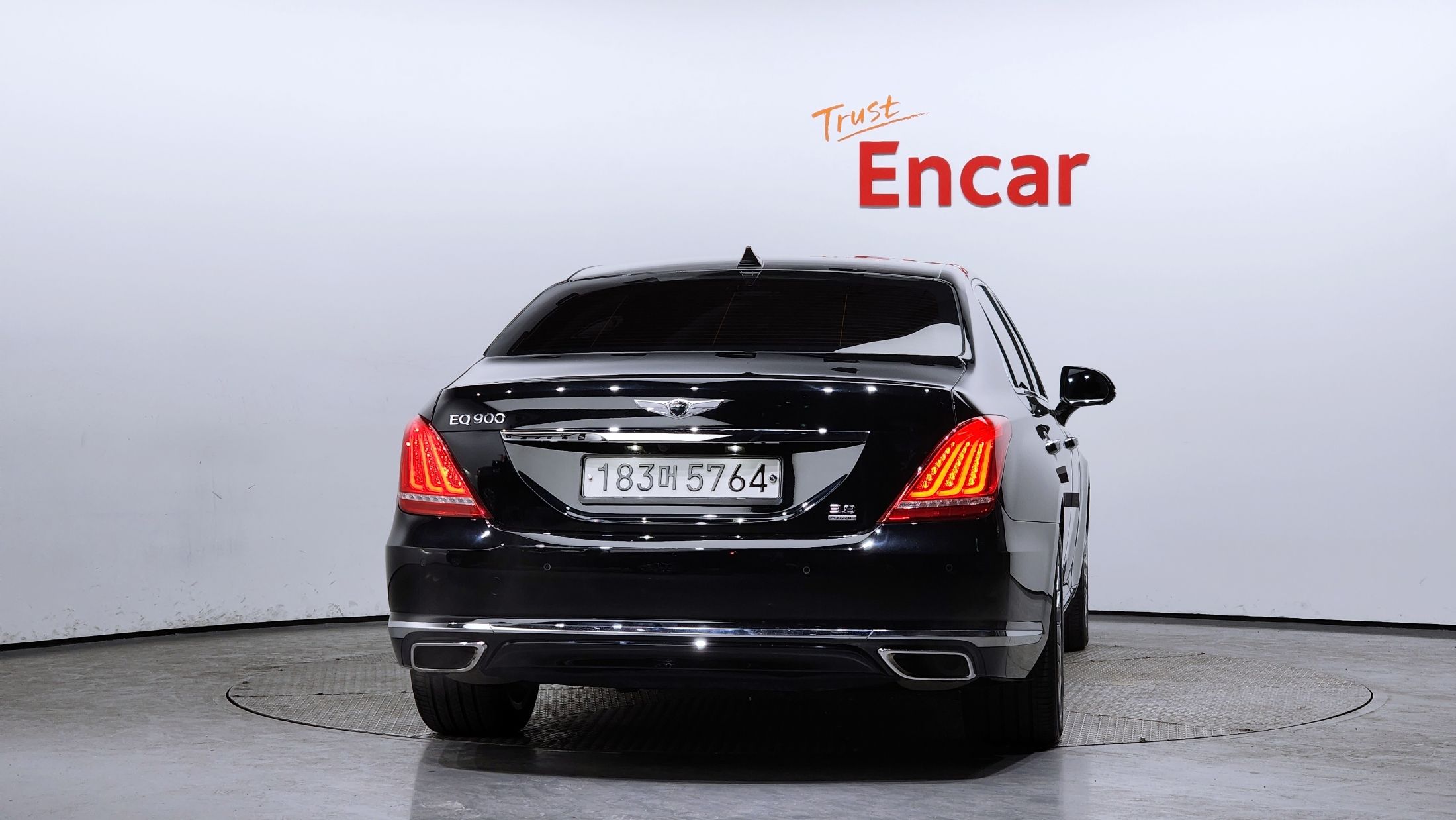GENESIS EQ900 2016