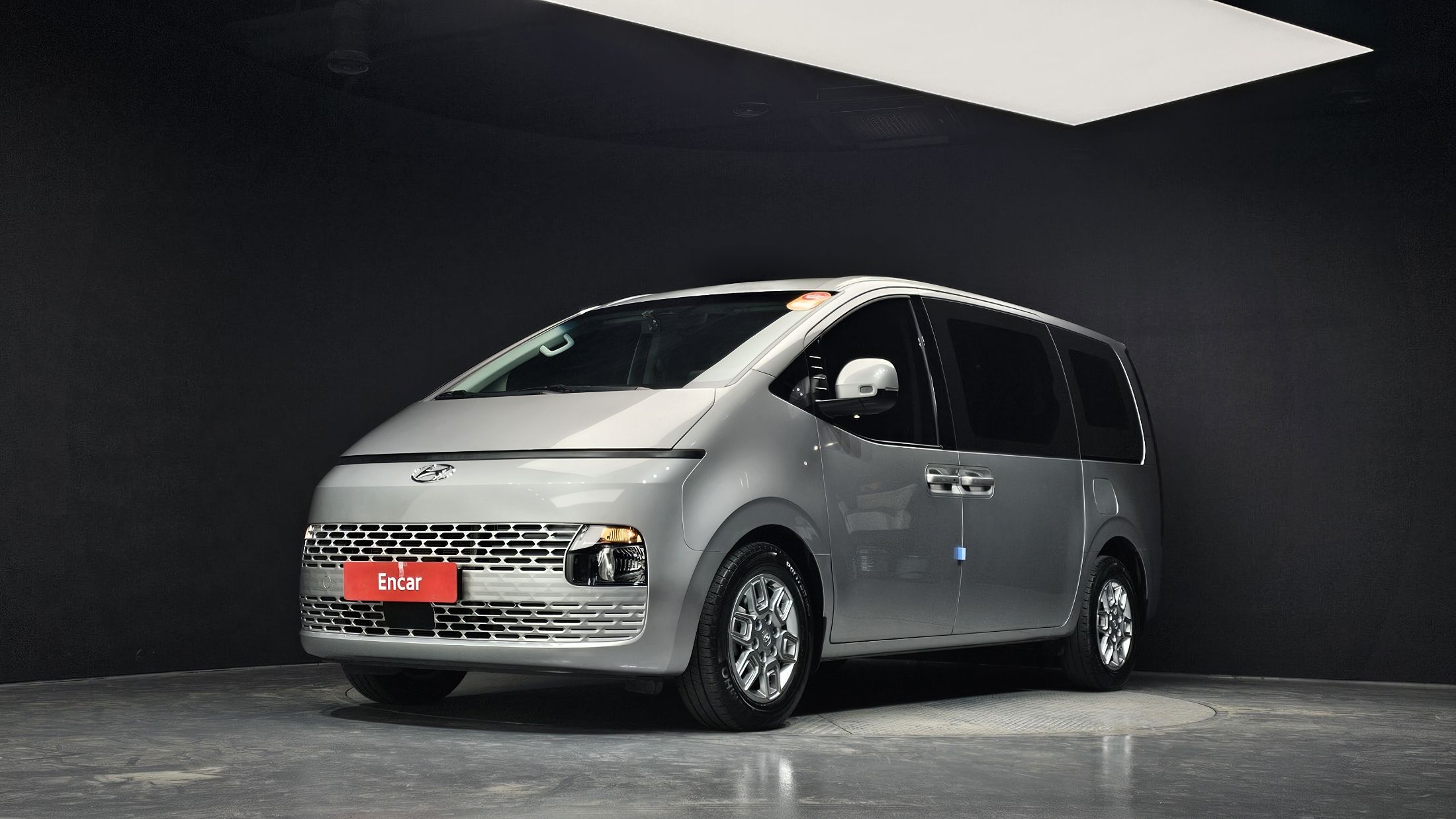 HYUNDAI STARIA 2023