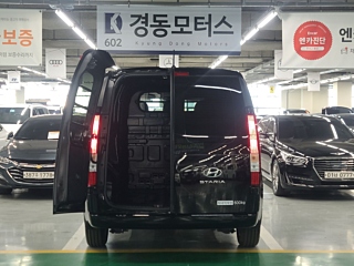 HYUNDAI STARIA 2023