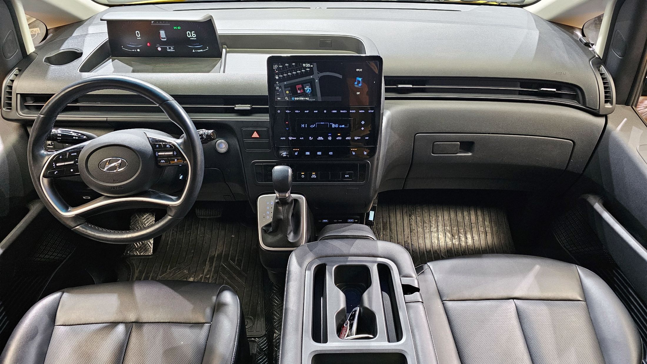 HYUNDAI STARIA 2022