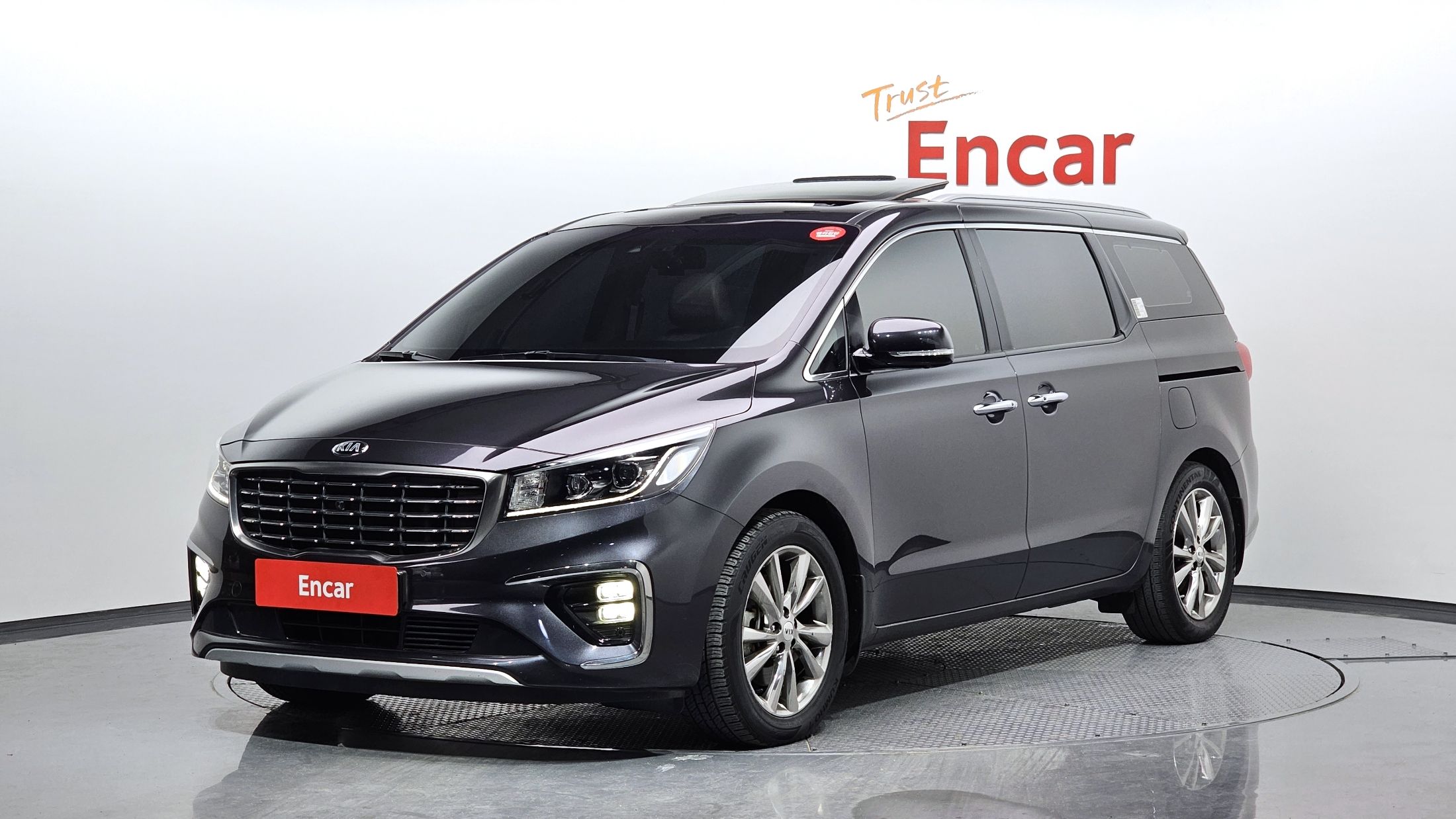 KIA CARNIVAL
