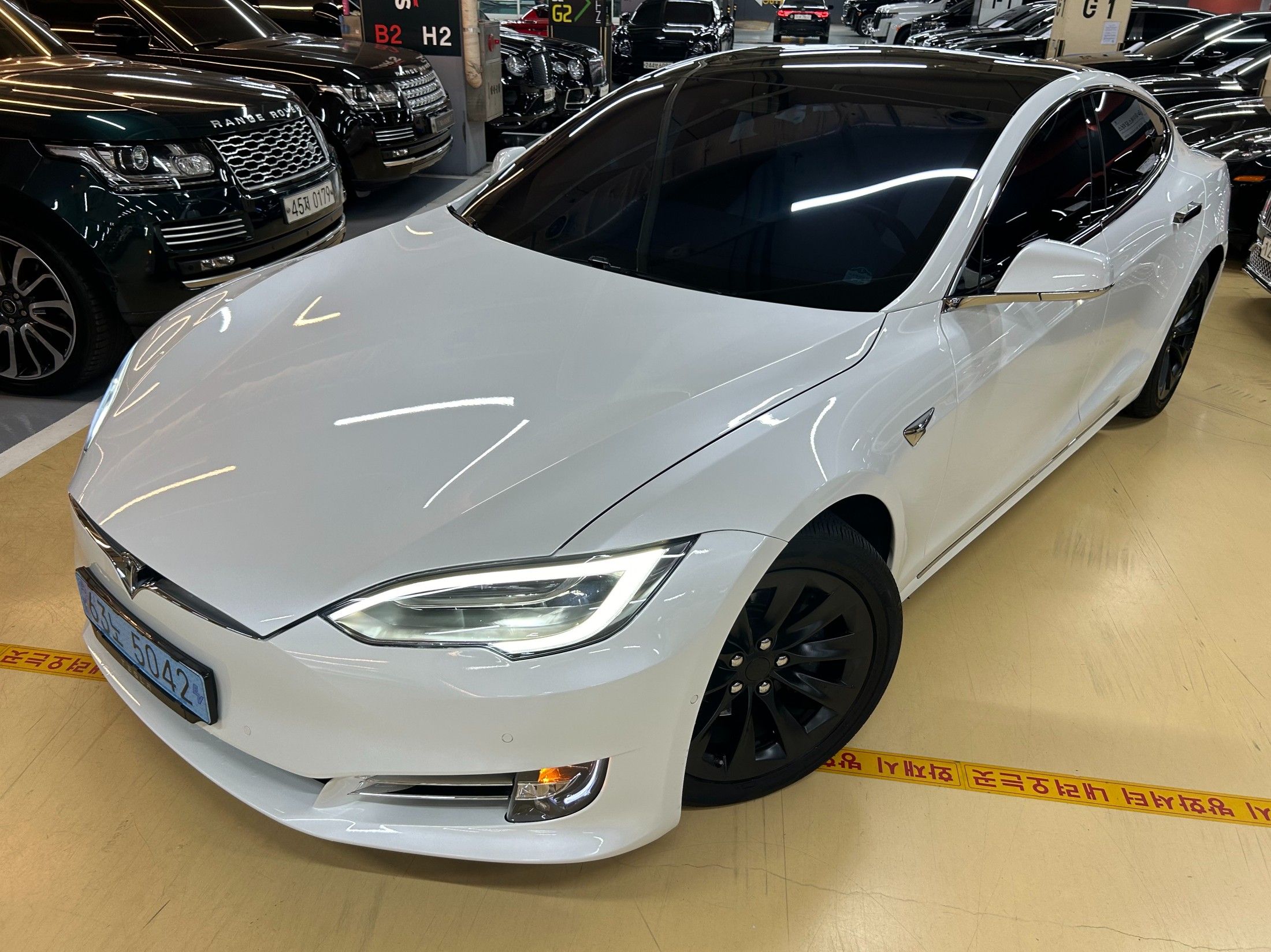 TESLA MODEL S