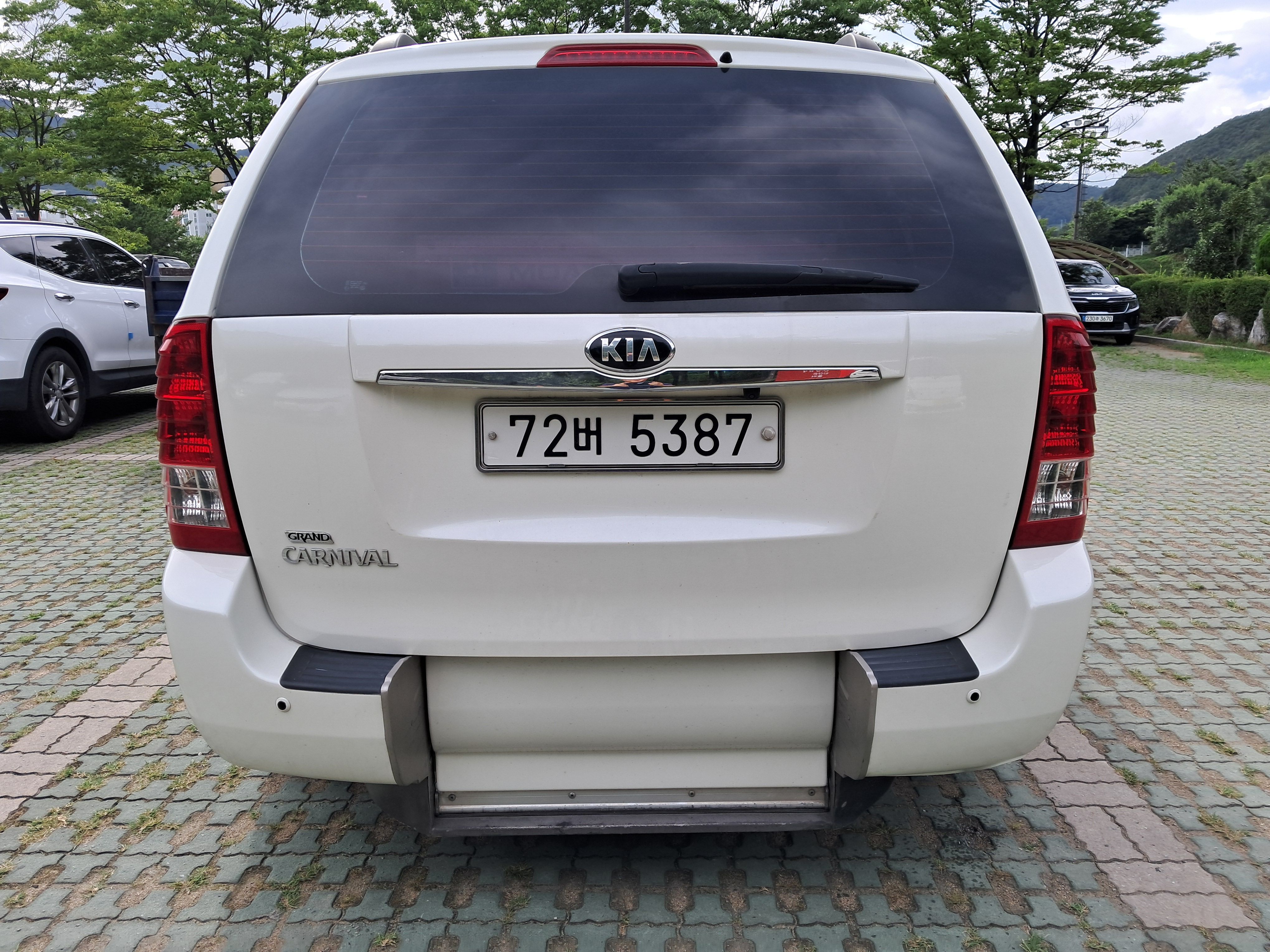 KIA CARNIVAL R 2014