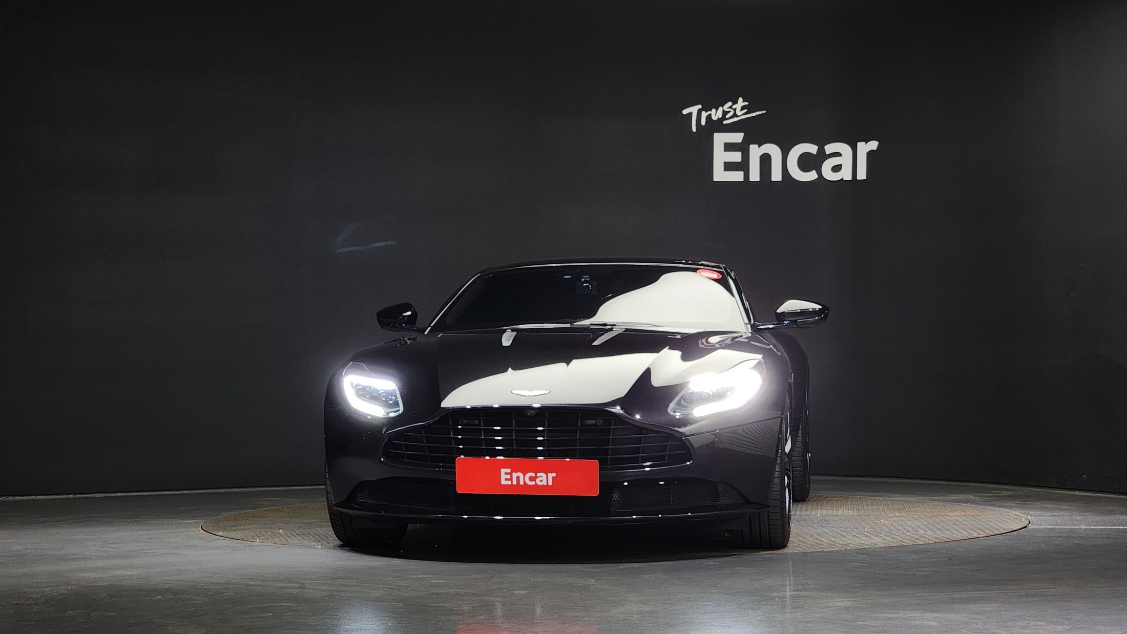 ASTON MARTIN DB11 2019