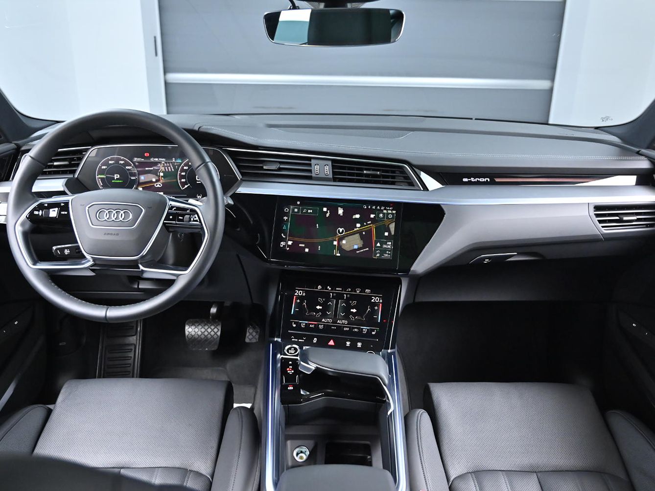 AUDI E-TRON