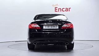 INFINITI M37  Standard 2010