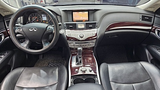 INFINITI M37  Standard 2010