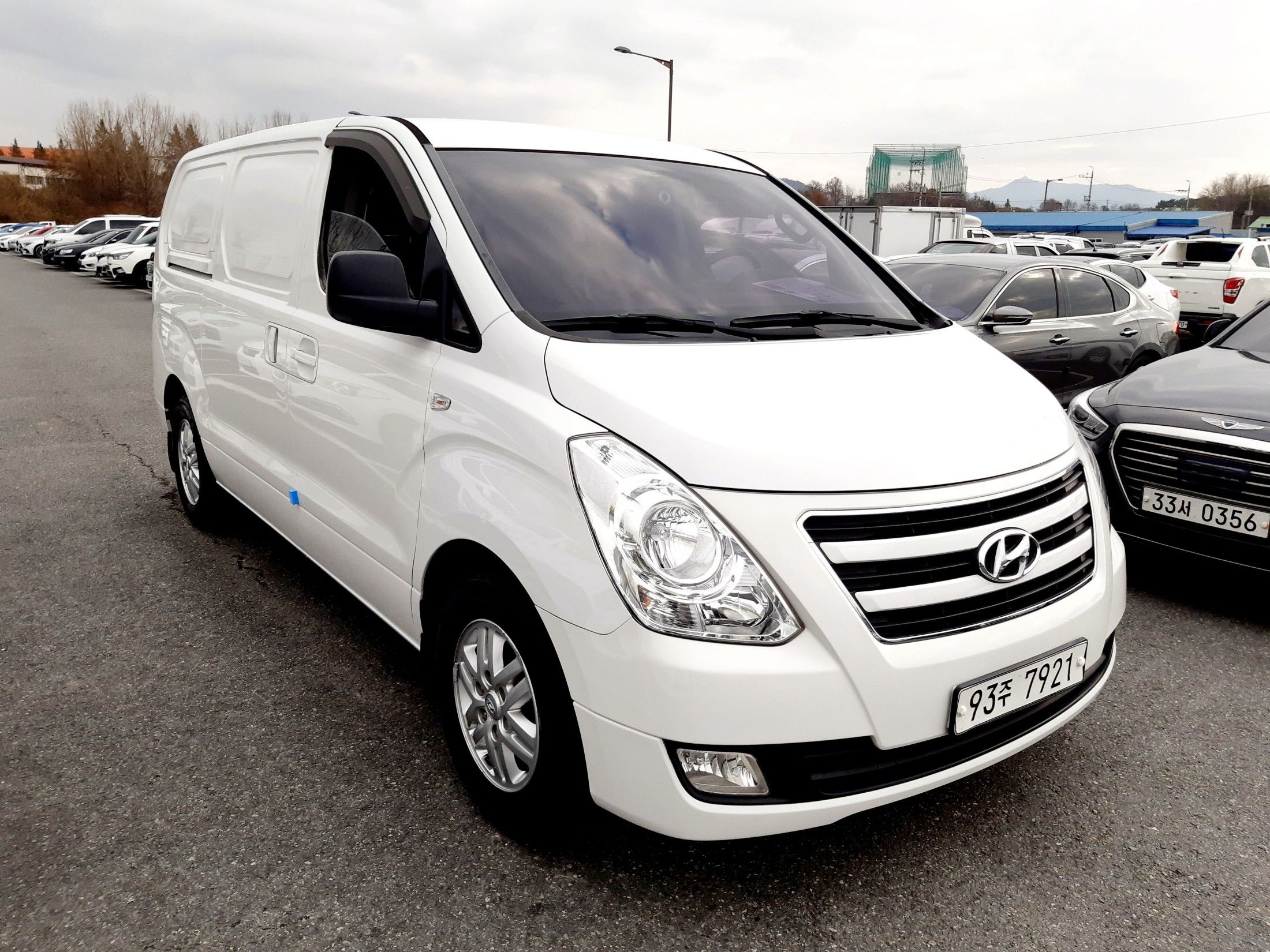HYUNDAI STAREX GRAND