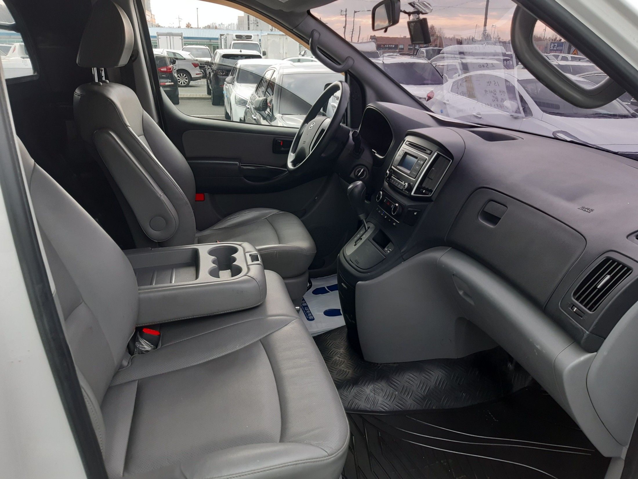 HYUNDAI STAREX GRAND