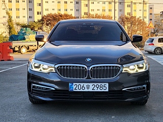 BMW 5-SERIES G30 2019