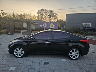 HYUNDAI AVANTE MD 2012