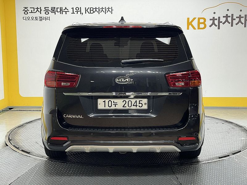KIA CARNIVAL 2018