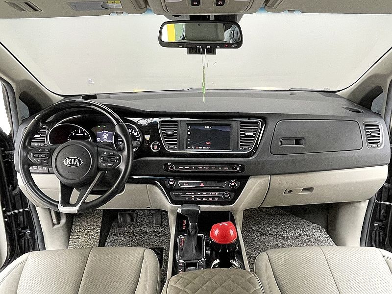 KIA CARNIVAL 2018