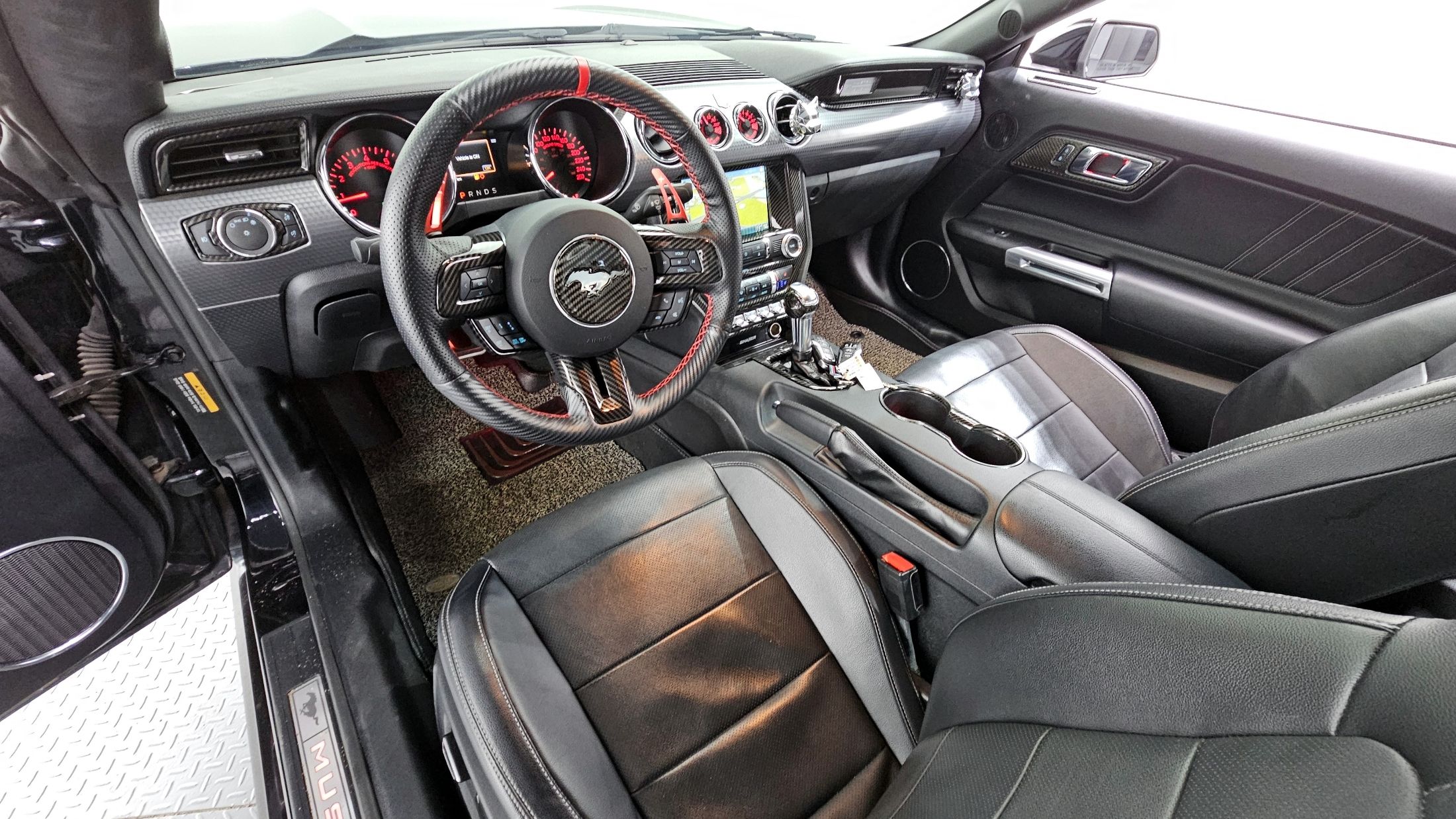 FORD MUSTANG 2017